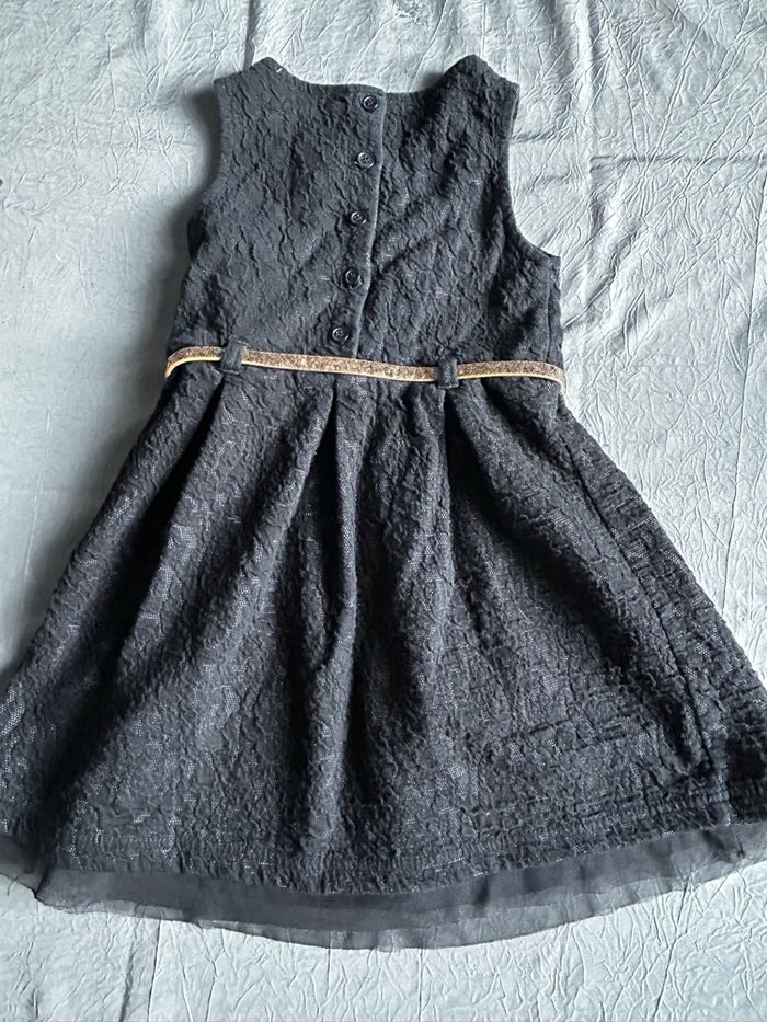 Robe de fête en dentelle petite fille - photo numéro 2