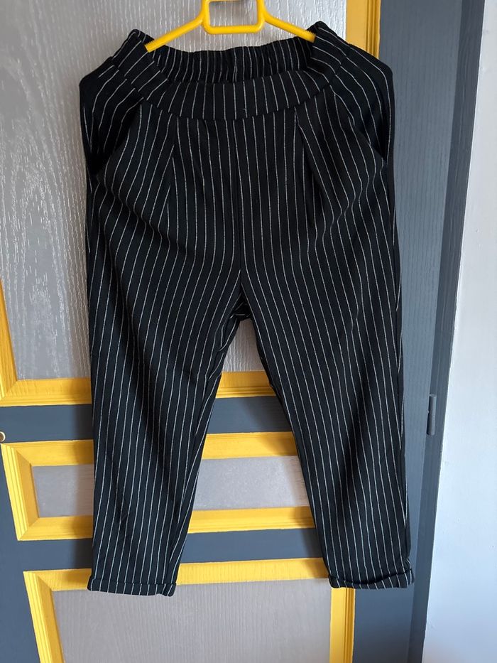 Pantalon noir rayé
