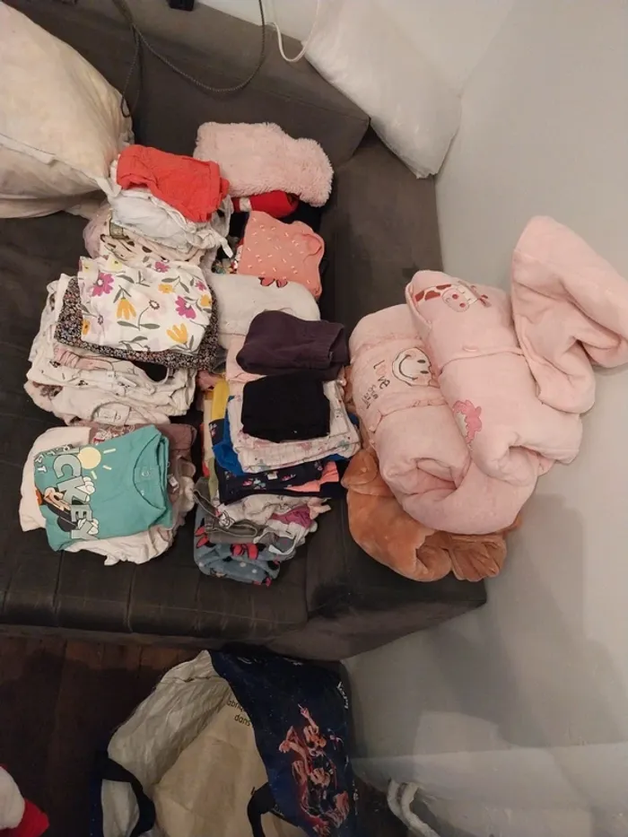 Lot vêtements bébé fille (du 0 jusqu'au 24mois) - photo numéro 3