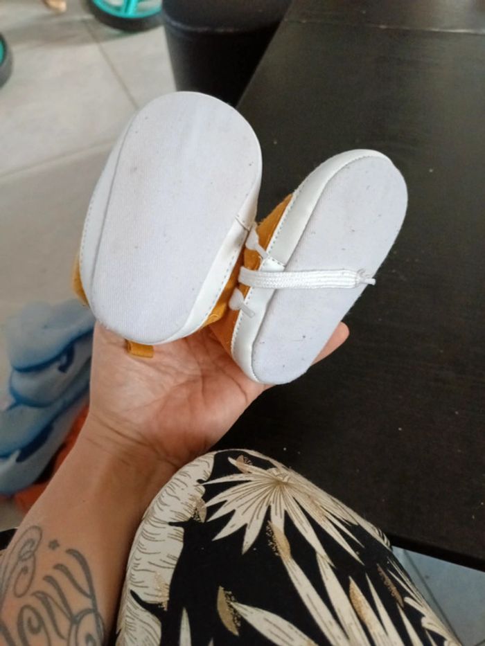 Chaussures bébé 6/9 mois - photo numéro 4