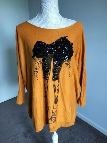 pull long taille unique, parfait état