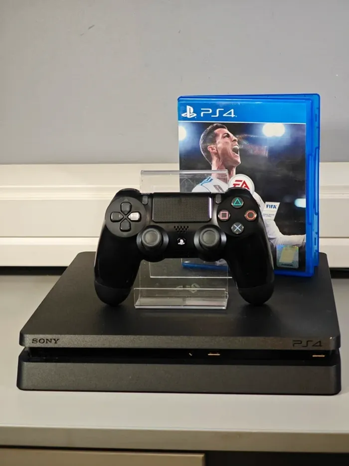 Console PS4 Slim Pack FIFA 18 / 500Go/ Manette/ Jeu/ Boîte/ OS 12.52/ Gar 1an - photo numéro 5