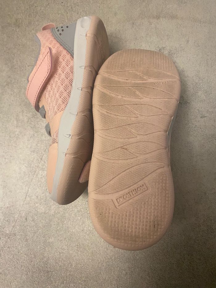 Baskets taille 24 - photo numéro 3