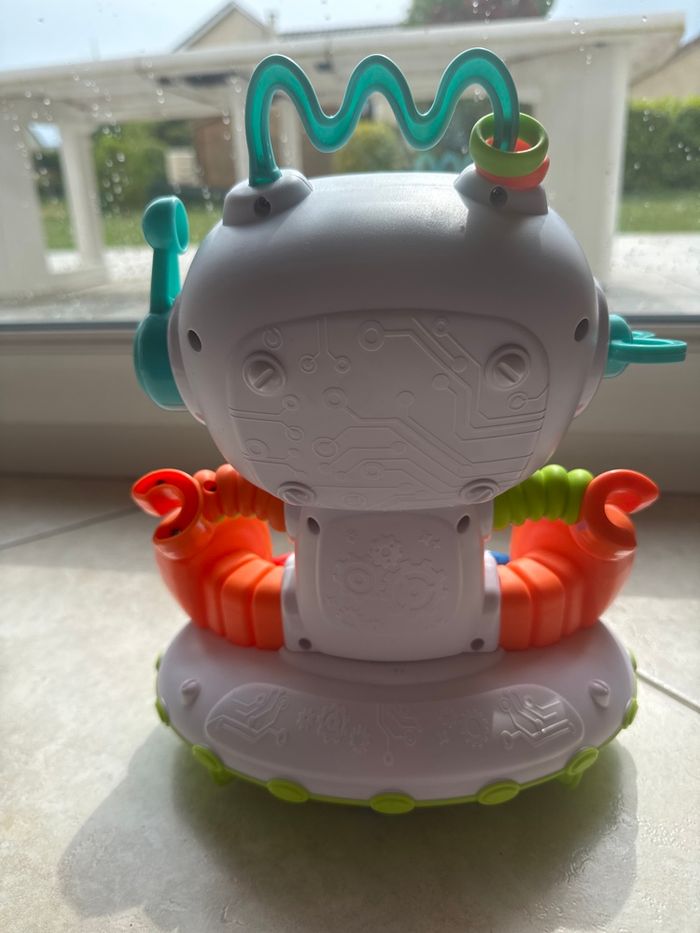 Jouet des 9 mois yoko le robot - photo numéro 2