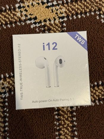 This is headphone  i12