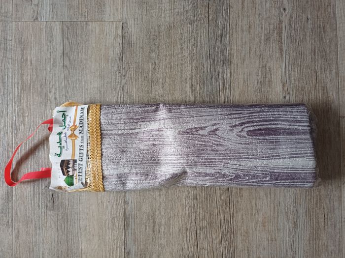 Kit cadeau composé d'un tapis+tagguya+stylo+parfum, neuf, idéal pour offrir - photo numéro 2
