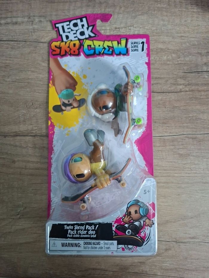 Personnage et skate teck deck