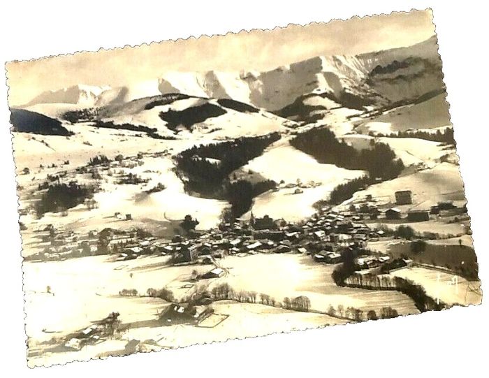 Carte postale ancienne Megève (Haute-Savoie) Vue générale Mont-Blanc dôme de Miage 3688m