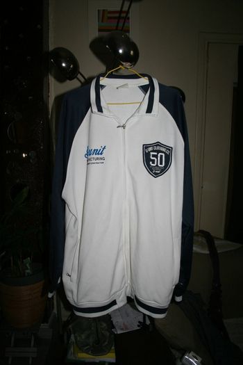 🌸Sweater zippé blanc et noir Taille 48/50 vintage "Built Tolast" 🌸