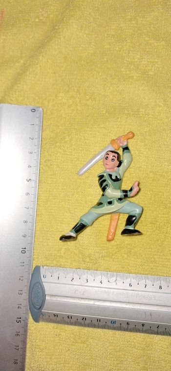 Mulan figurine