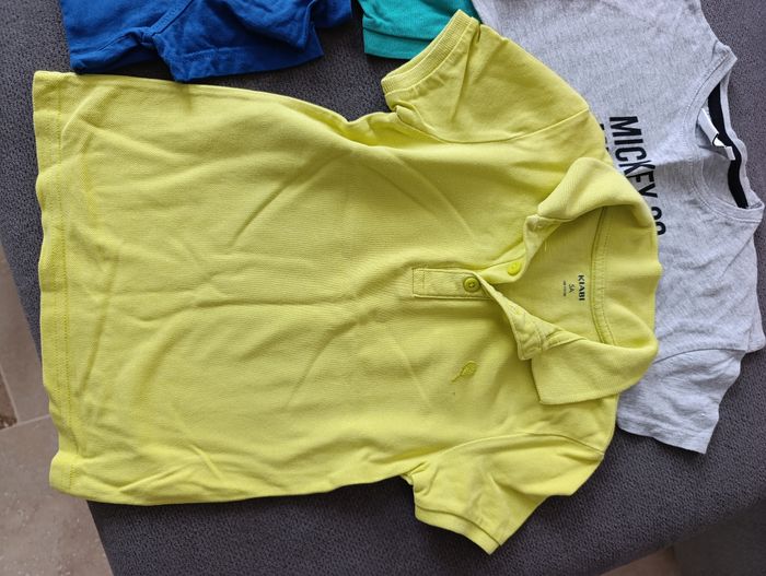 Lot de 9 t shirts très bon état 5ans - photo numéro 2