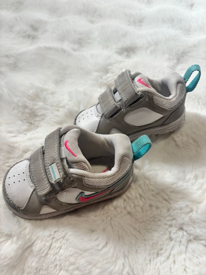 Basket Nike taille 20 - photo numéro 4