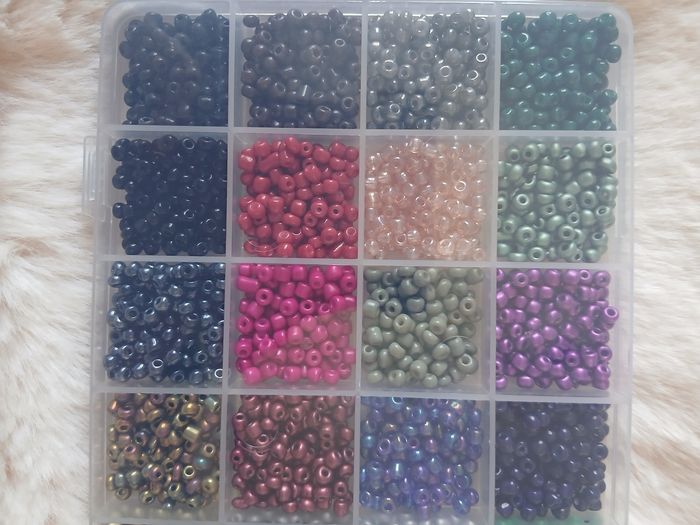 Neuf: Lot Perles rocaille multicoloris mat/brillant+ Fils - photo numéro 5