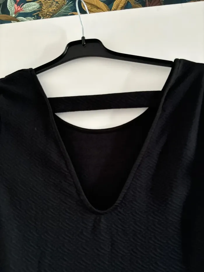 Robe noire - photo numéro 3