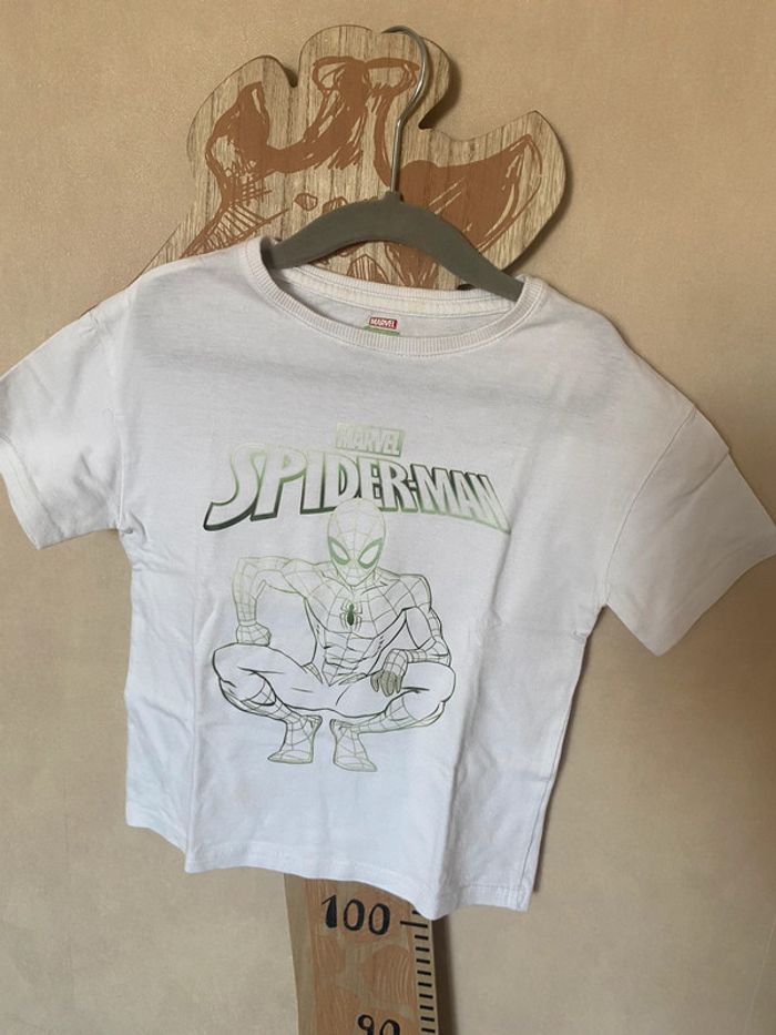 T shirt blanc Spiderman 4 ans
