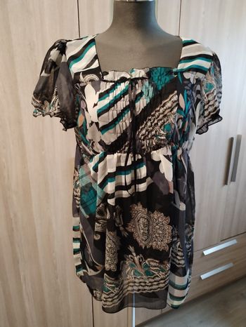 Tunique manches courtes taille 40 /42 