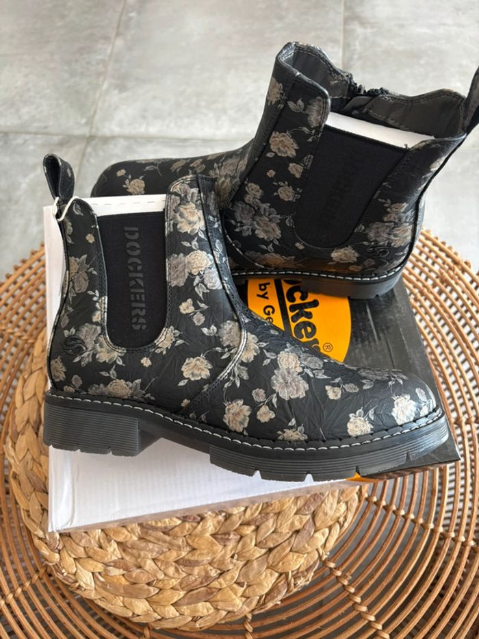 Paire de bottine noire 40 neuve dockers