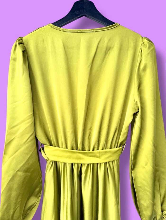 Robe de soirée satinée verte - photo numéro 4
