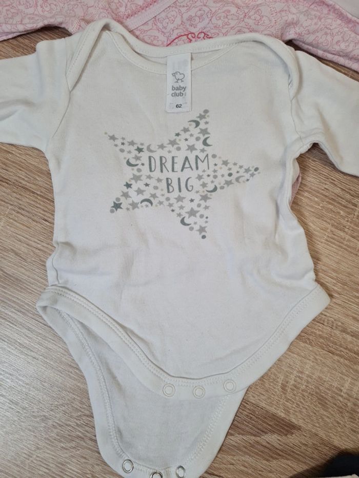 5 boddies 3 mois - photo numéro 5