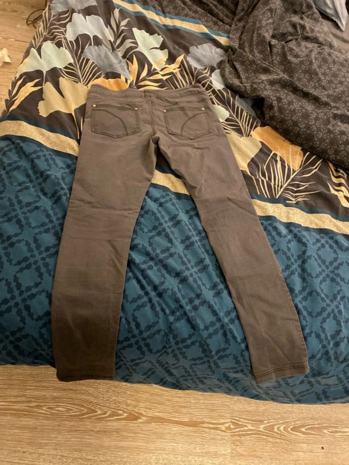 Pantalon gris - photo numéro 3