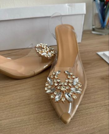 Mule ornés de bijoux 