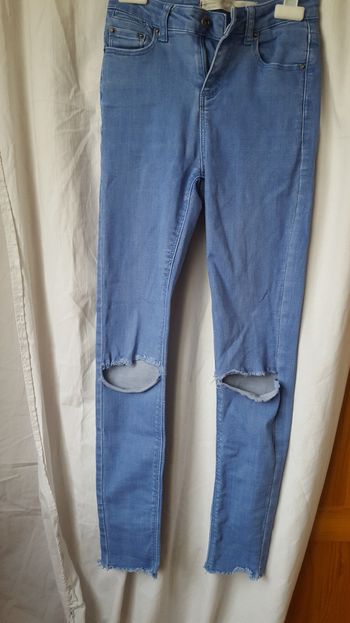 Jeans skinny 9 ans .Marque : J.jeans