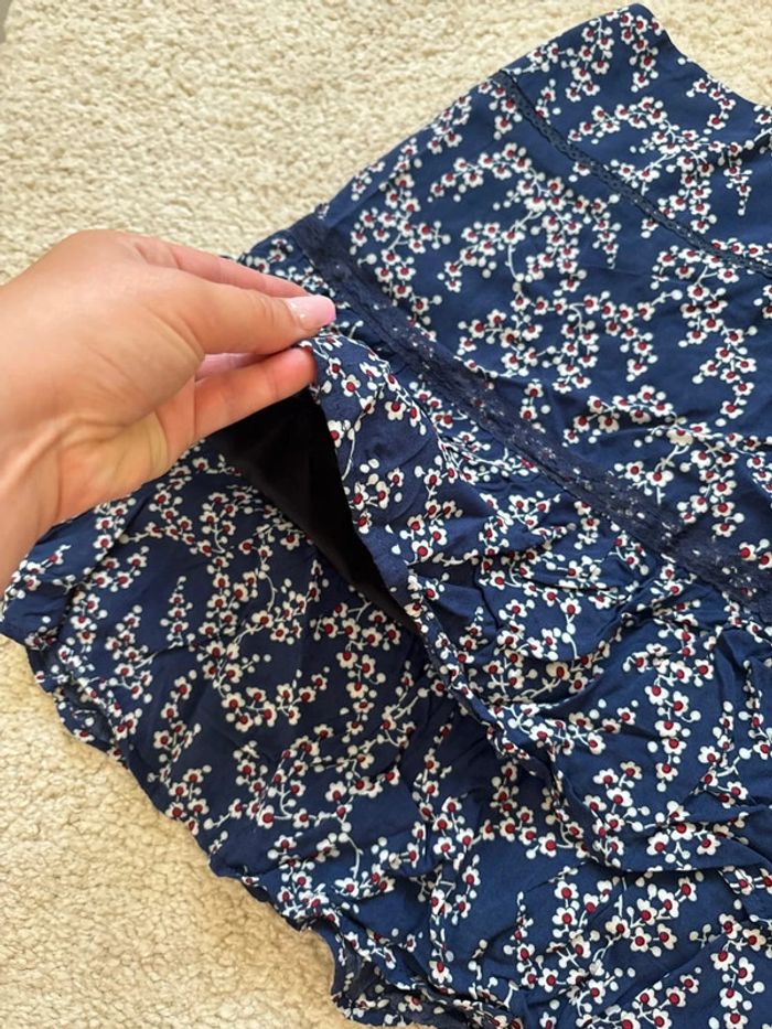 Jupe bleu marine à fleurs camaïeu taille 34 - photo numéro 3