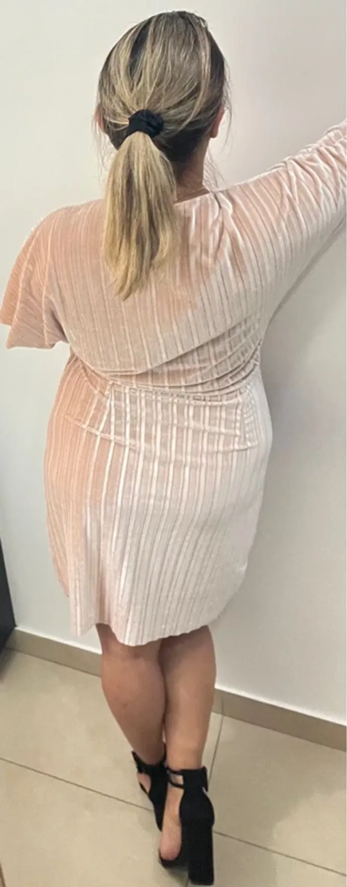 Robe Porte Feuille Plissée En Velours Taille L - photo numéro 6