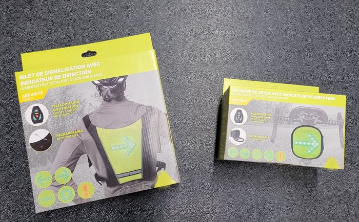 (Neuf) Gilet velo, Pochette velo avec indicateur de direction