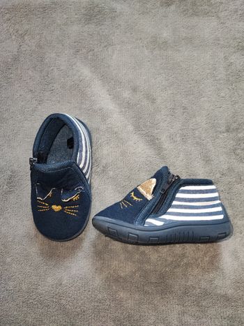 Chaussons taille 19