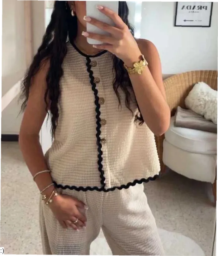 Ensemble Femme Deux Pièces Beige Gaufré Finitions Noires - Taille S Neuf Jamais Porté