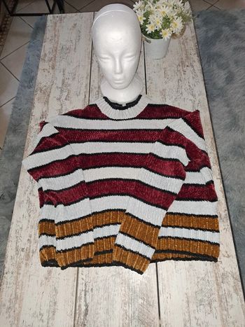 Très joli pull chaud à rayures