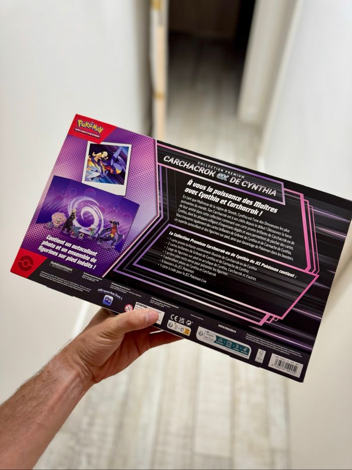 [NEUF] Coffret Carchacrok ex de Cynthia Pokémon - photo numéro 4