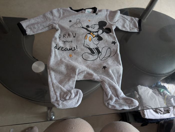 Lot de pyjamas  1 mois - photo numéro 2