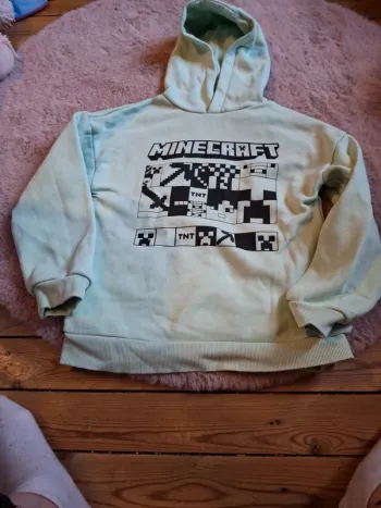 Pull minecraft taille 7/8 ans