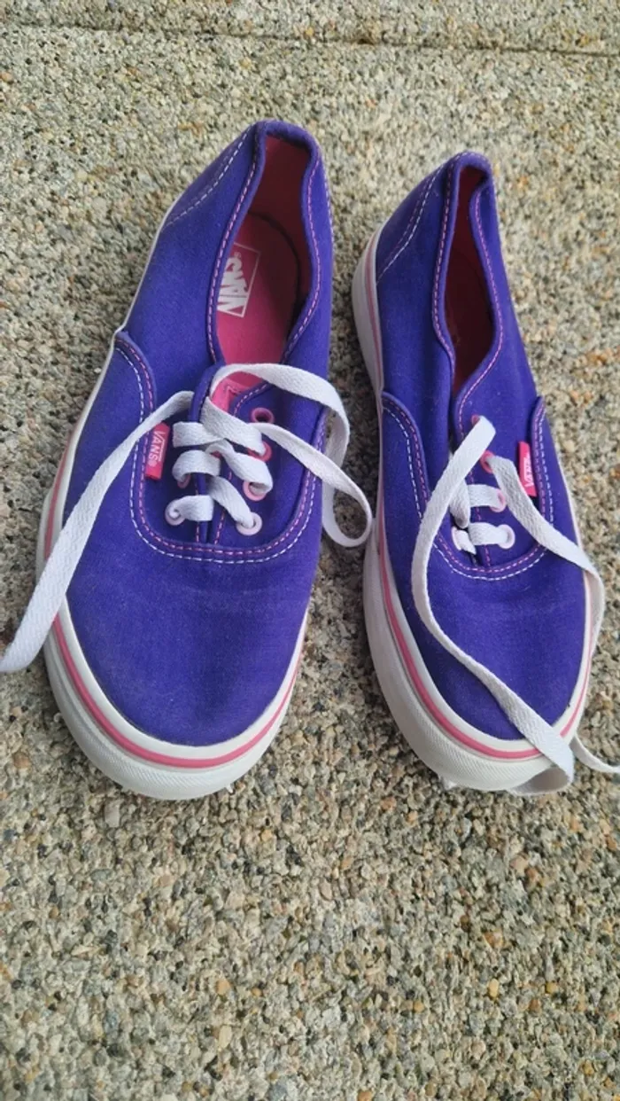 Belle vans enfant taille 34.5 😊 neuf sans étiquette - photo numéro 2