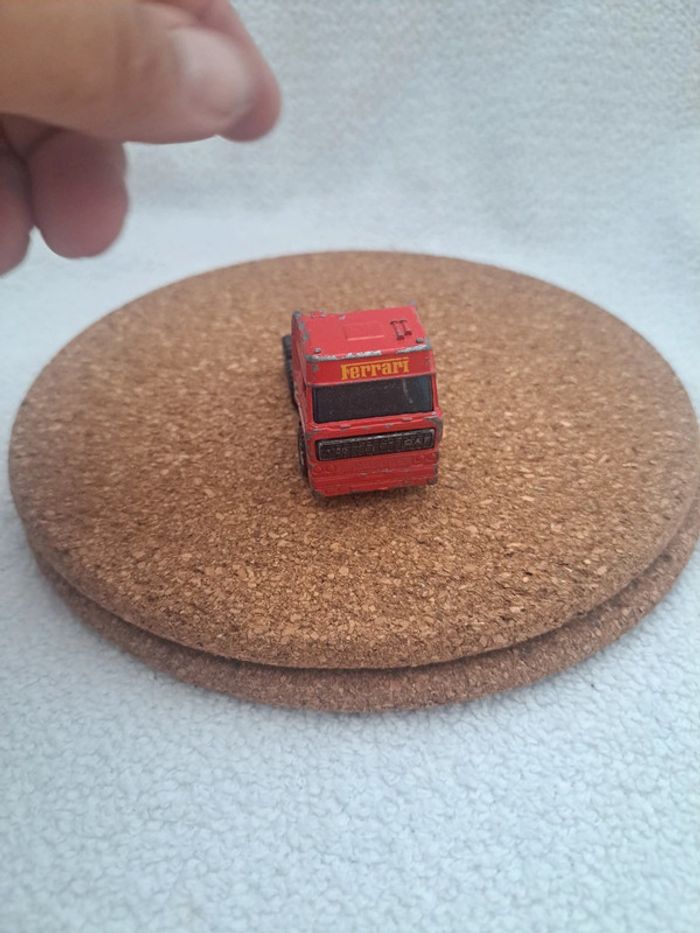 Camion Ferrari Matchbox - photo numéro 2