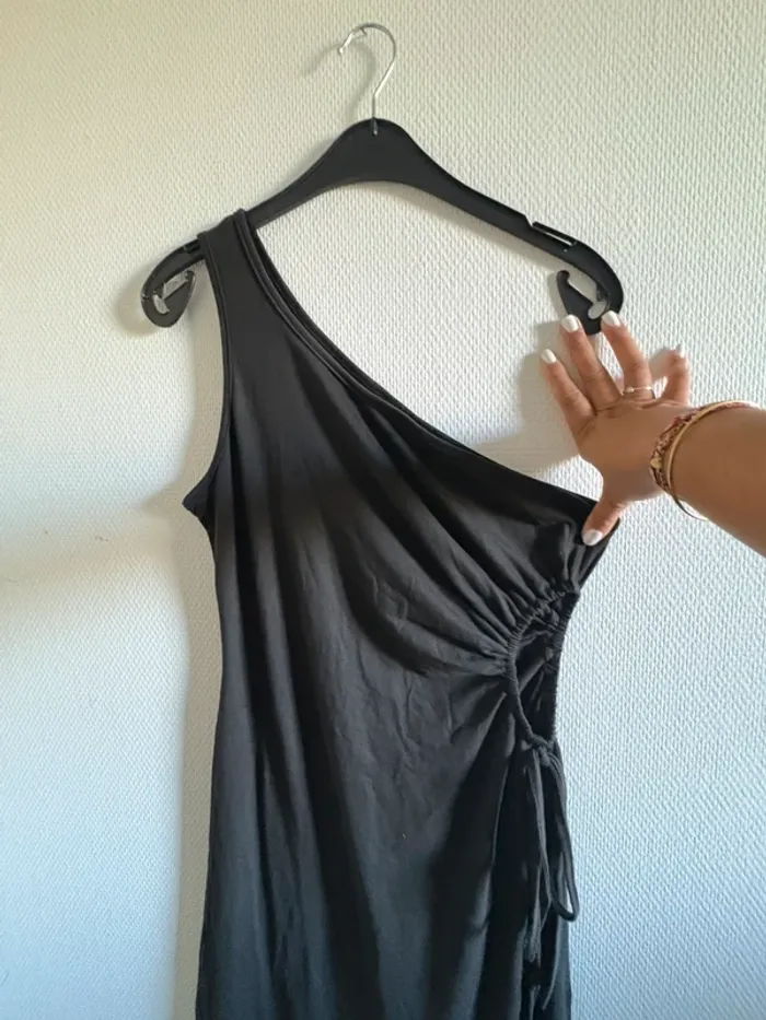 Robe mi-longue à une bretelle - photo numéro 3