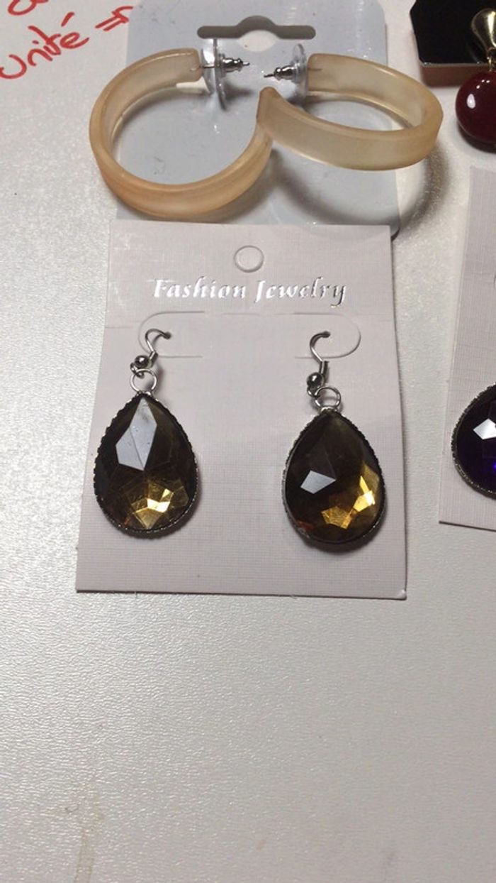 Lot de 4 paires de boucles d’oreilles neuve idee cadeau brillant pendant percé - photo numéro 3