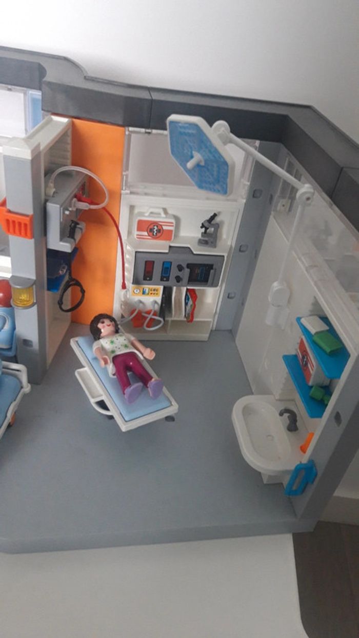 Playmobil hôpital - photo numéro 3