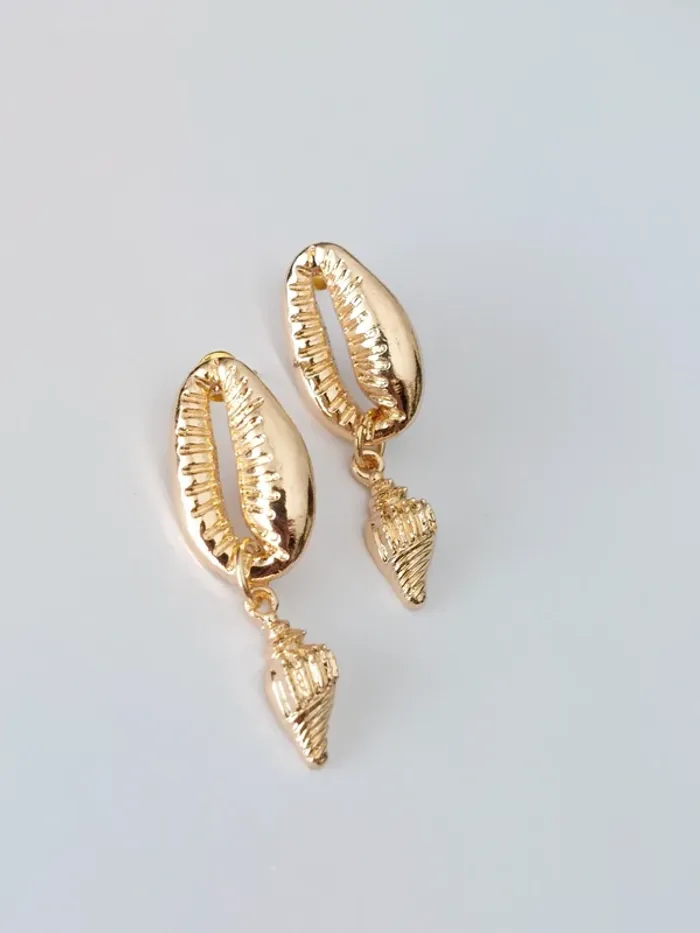 Boucles d'oreilles pendantes  - coquillage doré  - acier inoxydable 🌊 - photo numéro 4