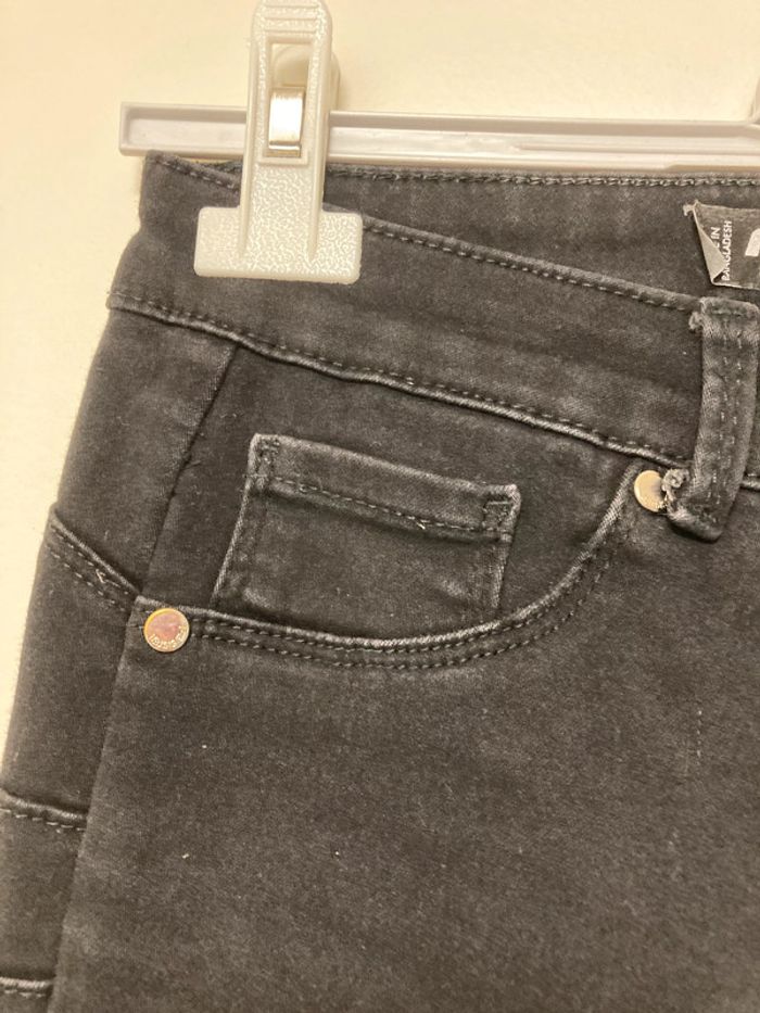 Jean noir - photo numéro 6