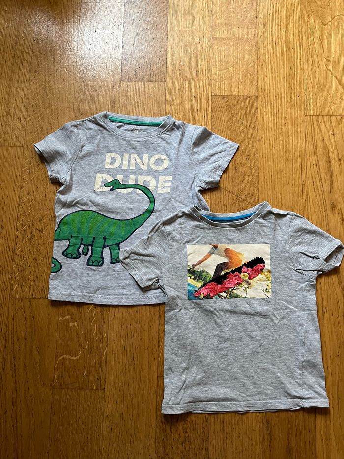 Lot tee shirt avec sequins Taille 4 ans