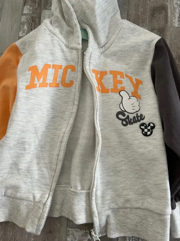 Gilet Mickey Disney T 36 mois - photo numéro 2