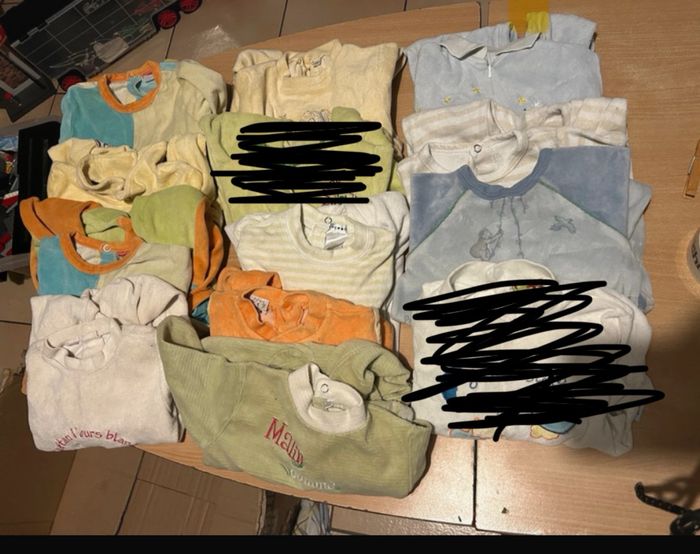 Lot de 11pyjamas velours taille 6 mois