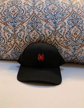 Casquette 100% coton désign araignée rouge- taille unique réglable