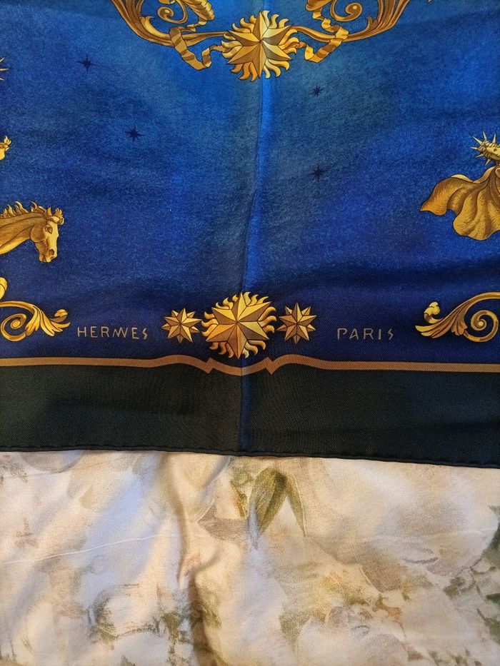 Foulard Hermes 90×90 Carrée vu - photo numéro 3