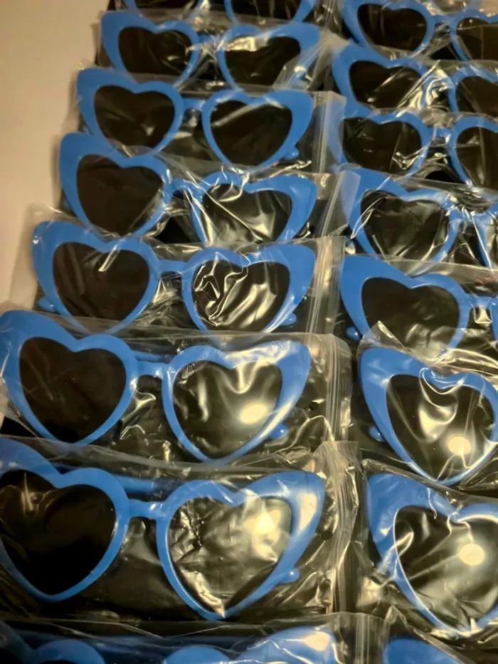 Lot de 20 Paires de Lunettes Fantaisie Cœur Bleu - photo numéro 2