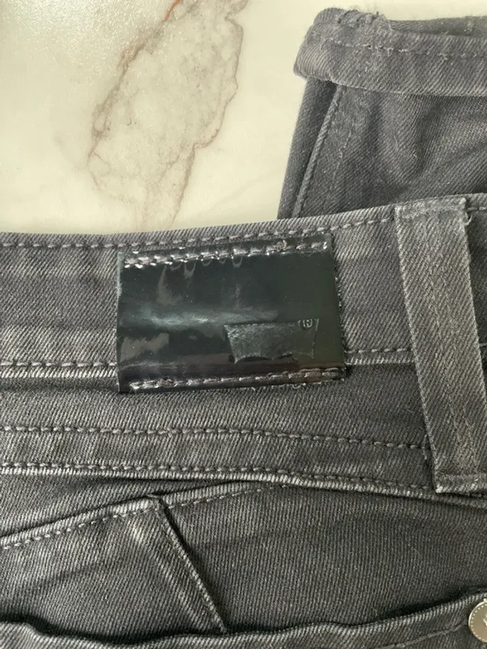 Jean levi’s taille basse skinny 28 - photo numéro 2