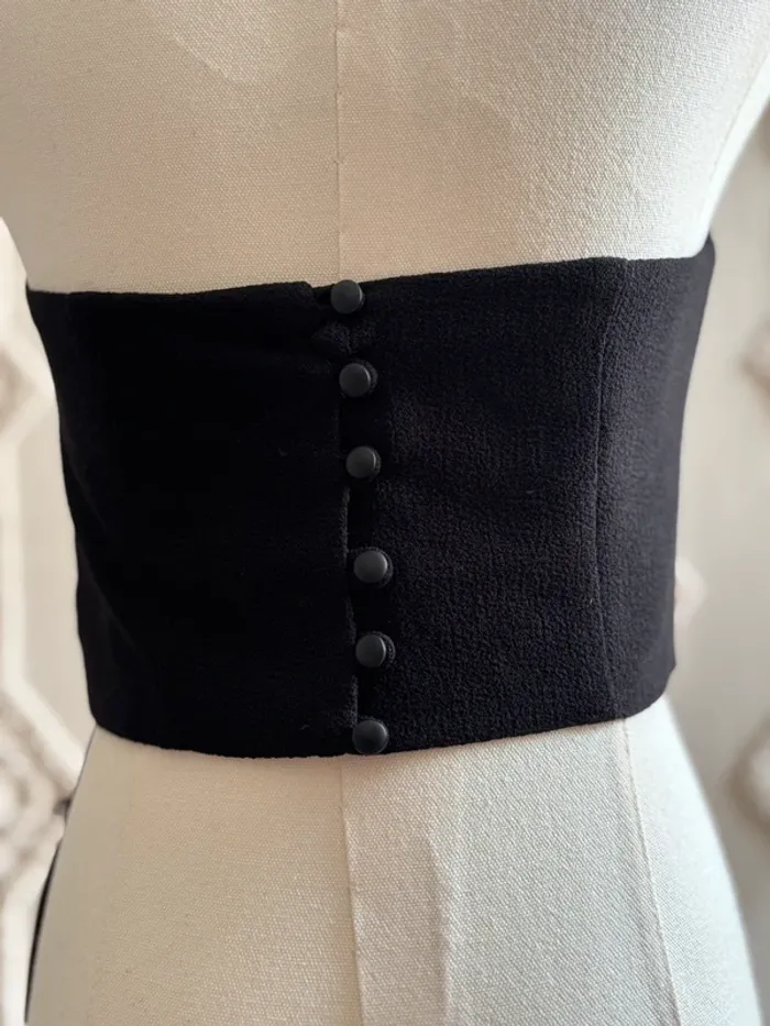 Top noir zippé col montant ASOS taille 36 – style goth chic y2k / alt / edgy - photo numéro 5
